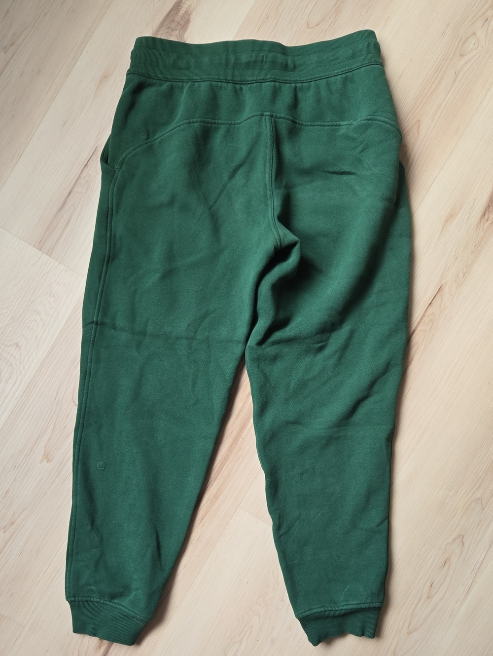 Lululemon Scuba Joggers, Green, Size 6 - Picture 2 of 4